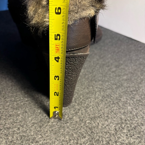 Nine West ankle boots, Fur trim. Size 9, Dark Chocolate Brown. New, Never used. - Picture 7 of 7